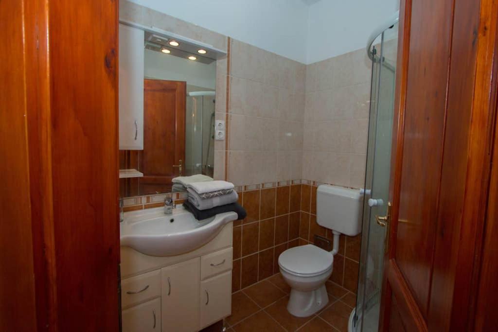 Teubel Apartman 2 Szekesfehervar Exterior photo