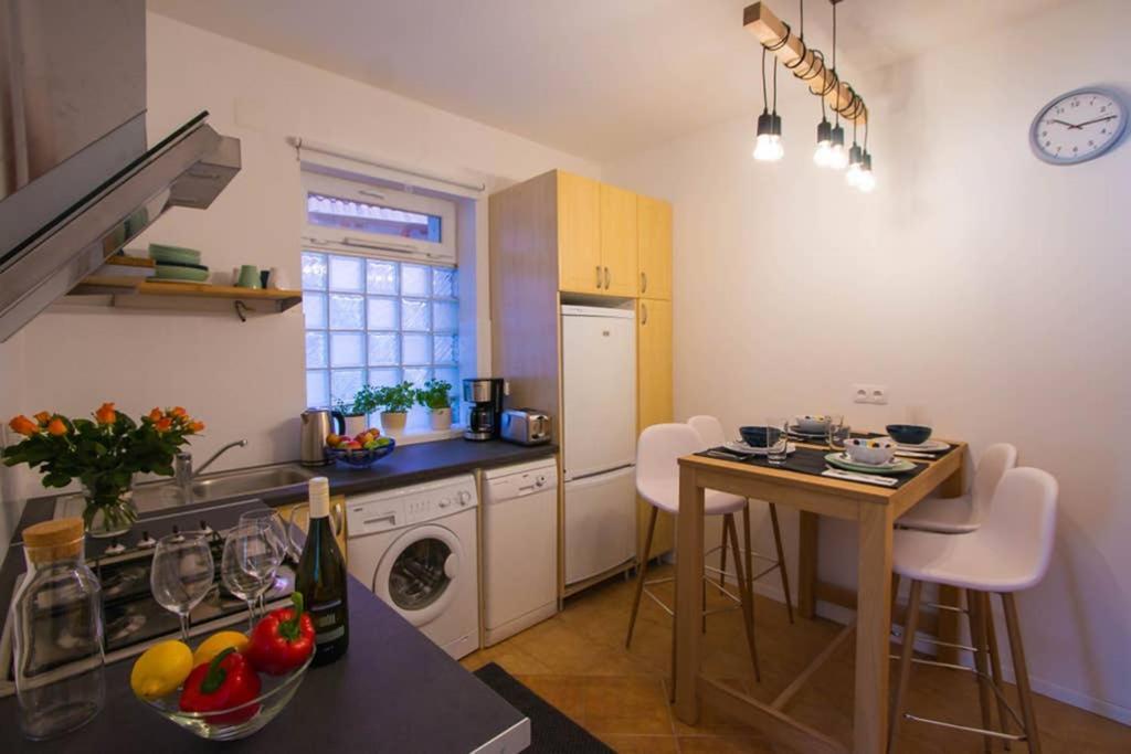 Teubel Apartman 2 Szekesfehervar Exterior photo