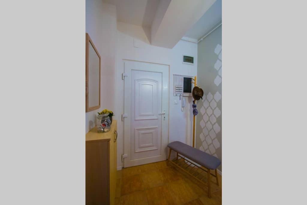 Teubel Apartman 2 Szekesfehervar Exterior photo