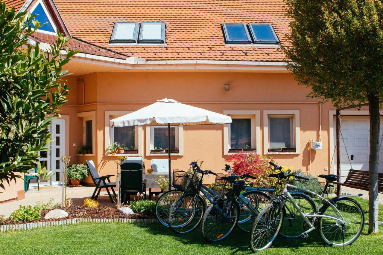 Teubel Apartman 2 Szekesfehervar Exterior photo